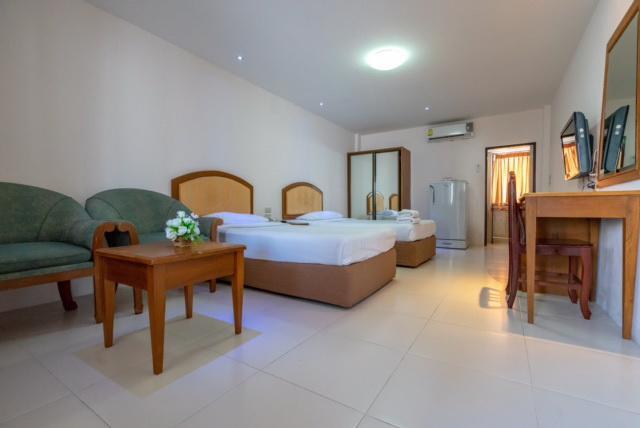 Golden House Service And Apartment Rayong Extérieur photo