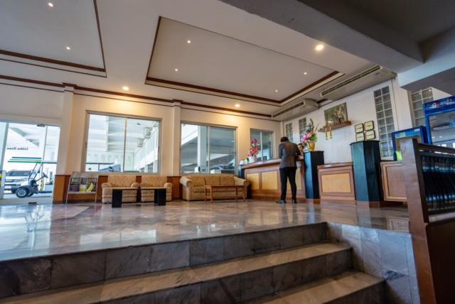 Golden House Service And Apartment Rayong Extérieur photo